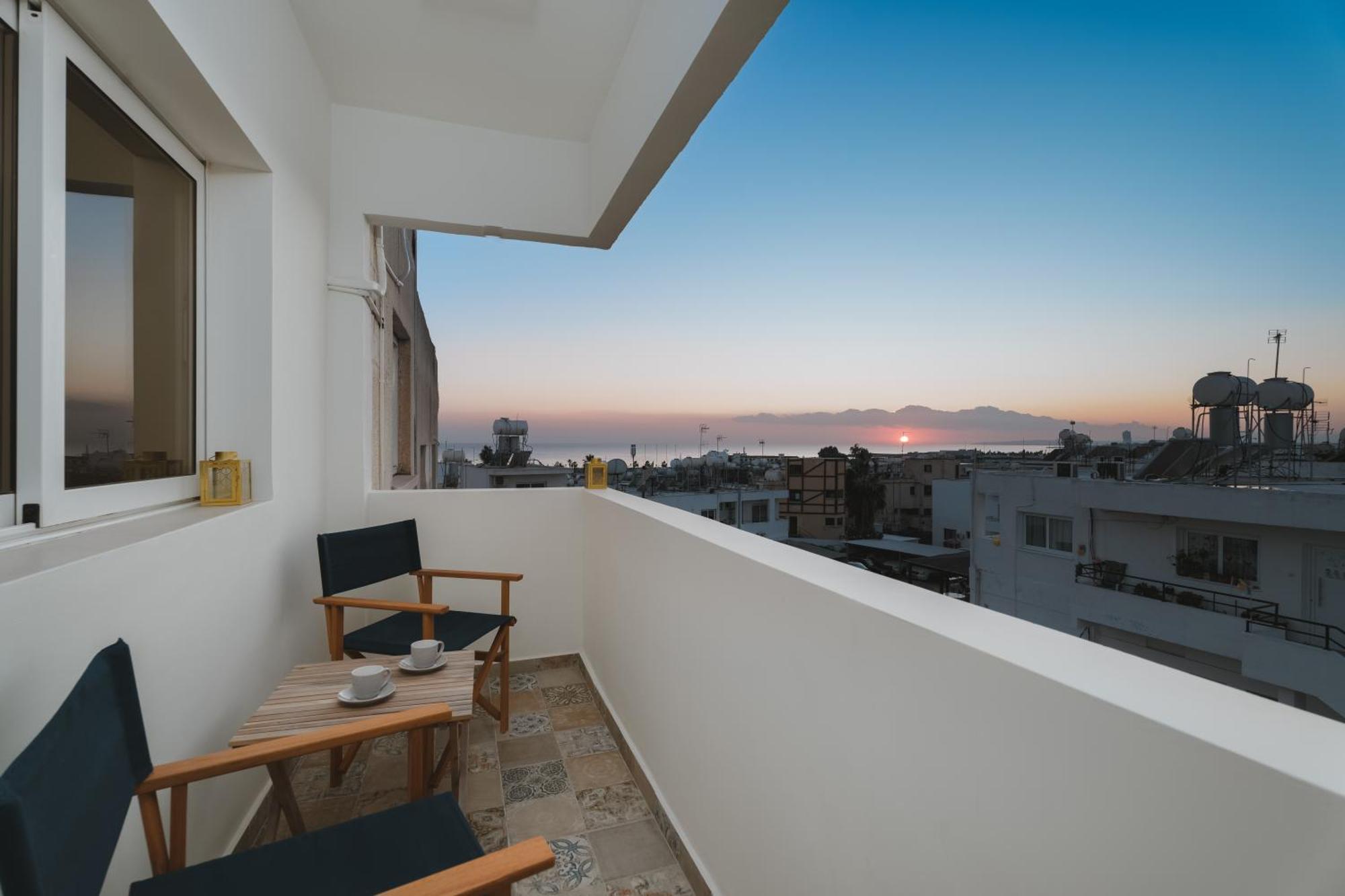 Modern Seaview In The Heart Of Leilighet *
